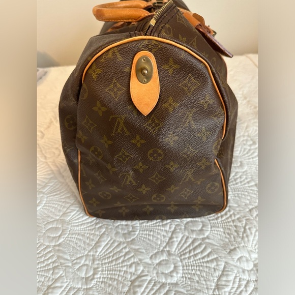 Louis Vuitton Brown Monogram Travel Bag - Picture 4 of 15